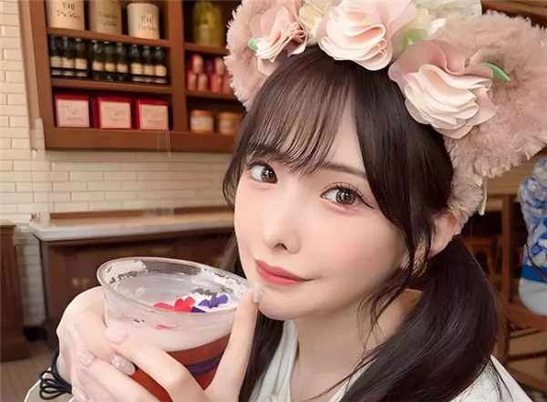 桥本有菜和新有菜是一个人